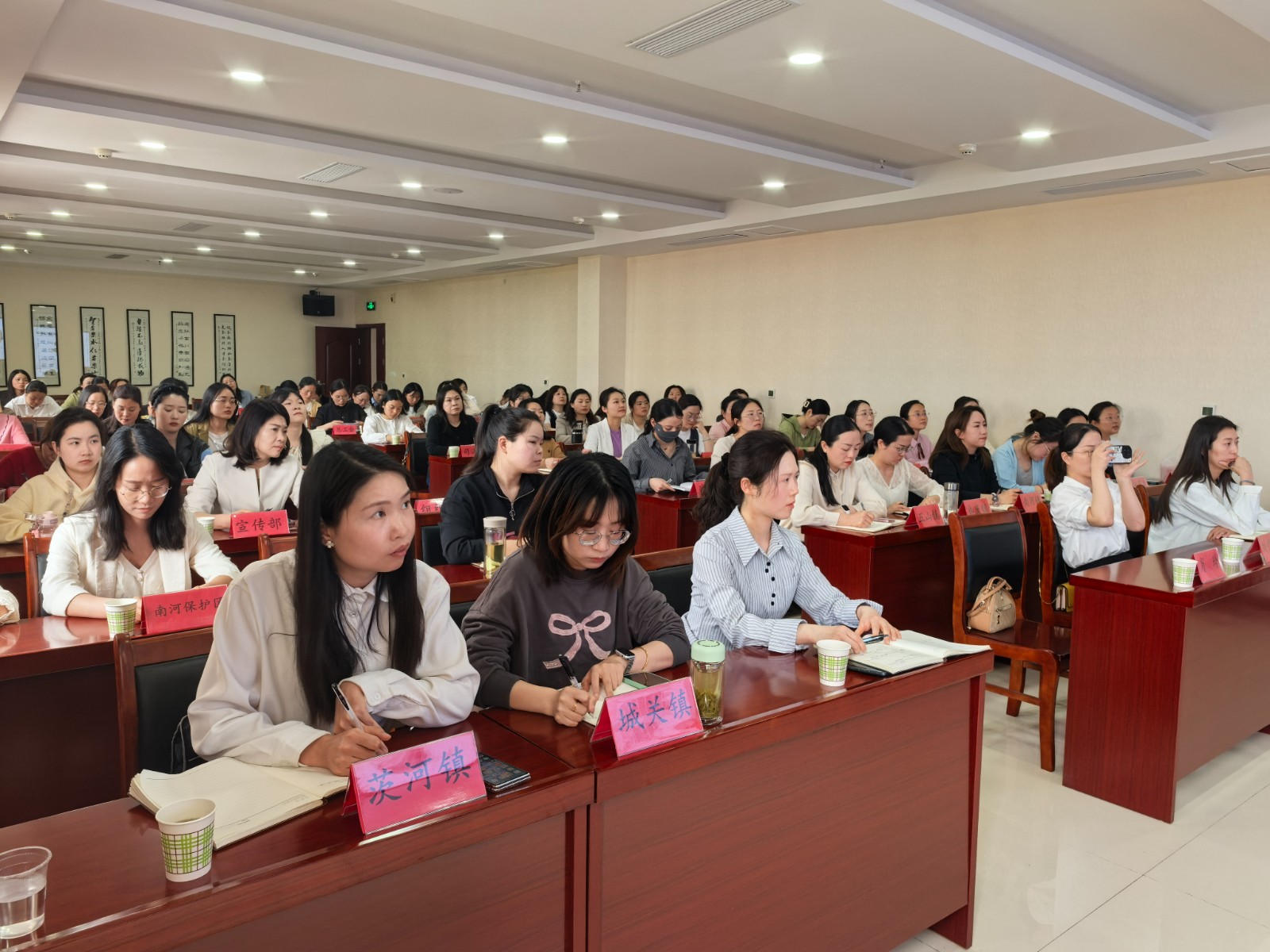 市婦幼保健院專(zhuān)家赴谷城縣開(kāi)展女性健康講座